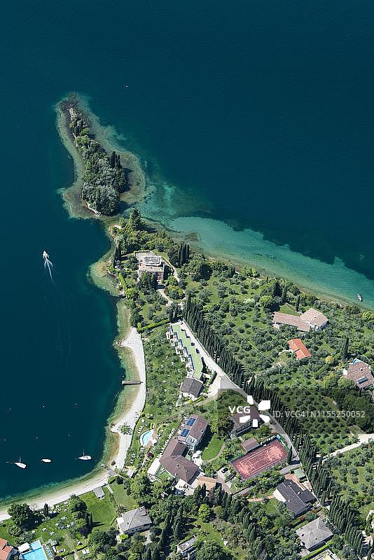 意大利加尔达湖畔Val di Sogno和Malcesine航拍图片素材