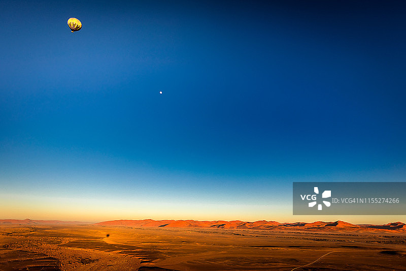 纳米比亚的热气球飞行图片素材