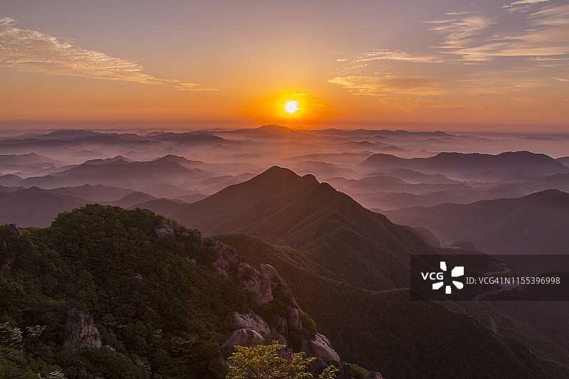 韩国莞州大屯山之光图片素材