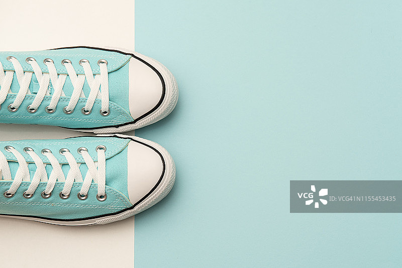 海蓝宝石运动鞋图片素材