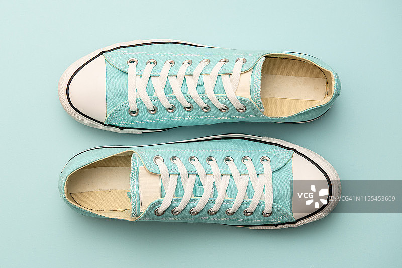 海蓝宝石运动鞋图片素材