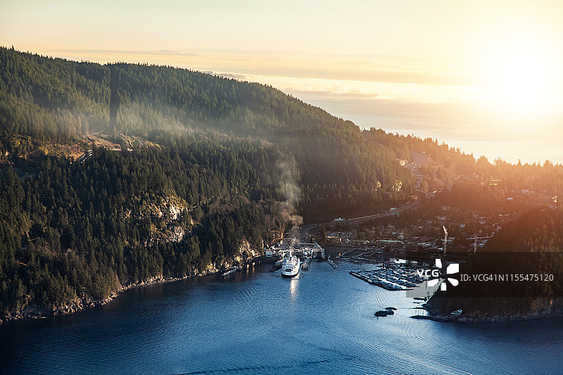 马蹄湾渡轮码头鸟瞰图片素材