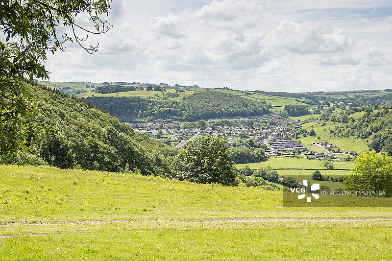 奈顿景色；摄于英国奥法堤坝国家步道，六月图片素材