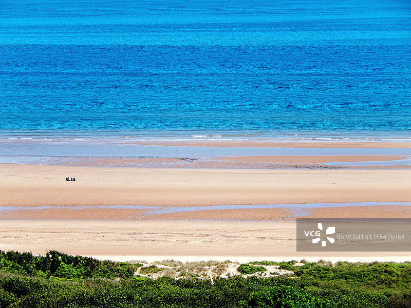 晴朗的奥马哈海滩与英吉利海峡图片素材