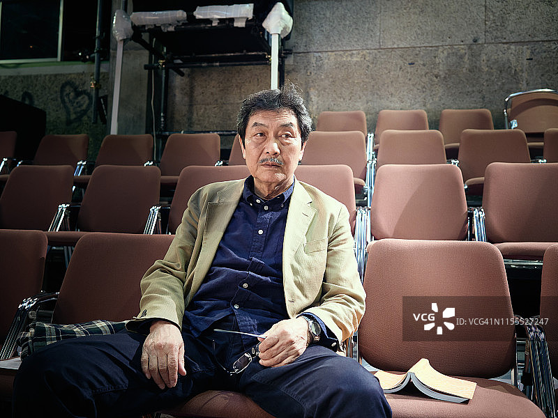 70多岁男性肖像图片素材