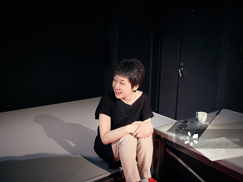 练习期间的休息女子图片素材