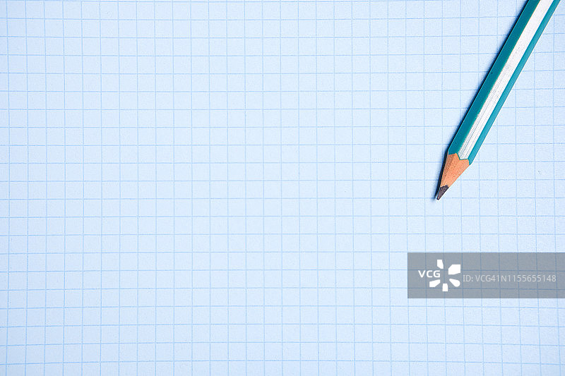 干净白纸上的铅笔，教育、商业、创业概念图片素材