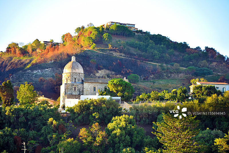 意大利特罗佩阿的米凯利齐亚教堂图片素材