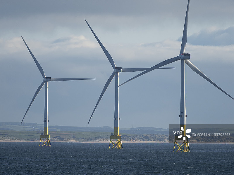 苏格兰阿伯丁附近的海上风力涡轮机图片素材