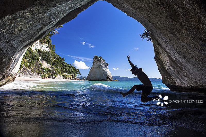 新西兰著名教堂湾的轮廓图片素材