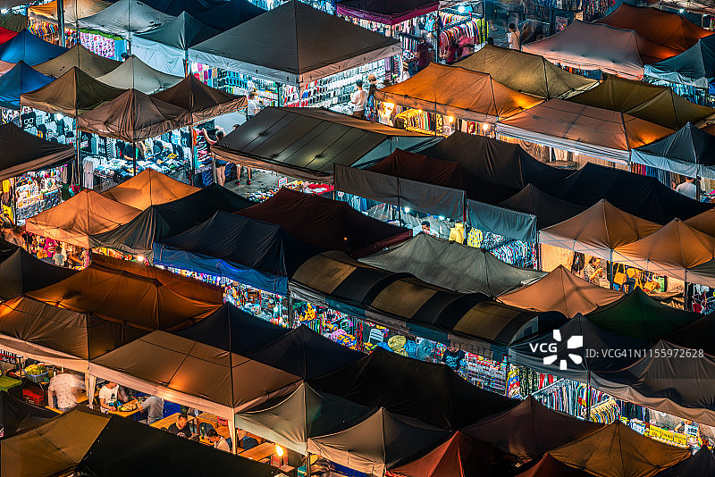 泰国曼谷的拉差达火车夜市图片素材