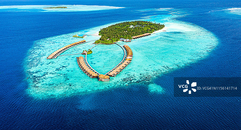 马尔代夫豪华度假村鸟瞰图图片素材