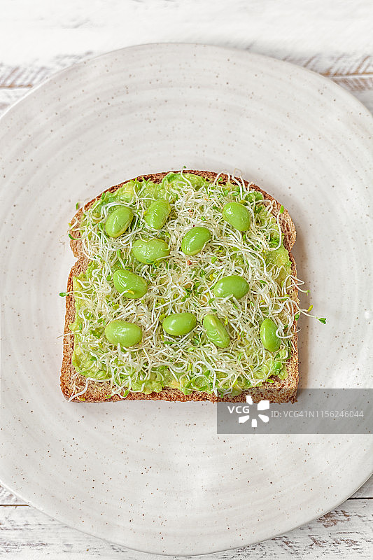 牛油果毛豆苜蓿芽柠檬图片素材