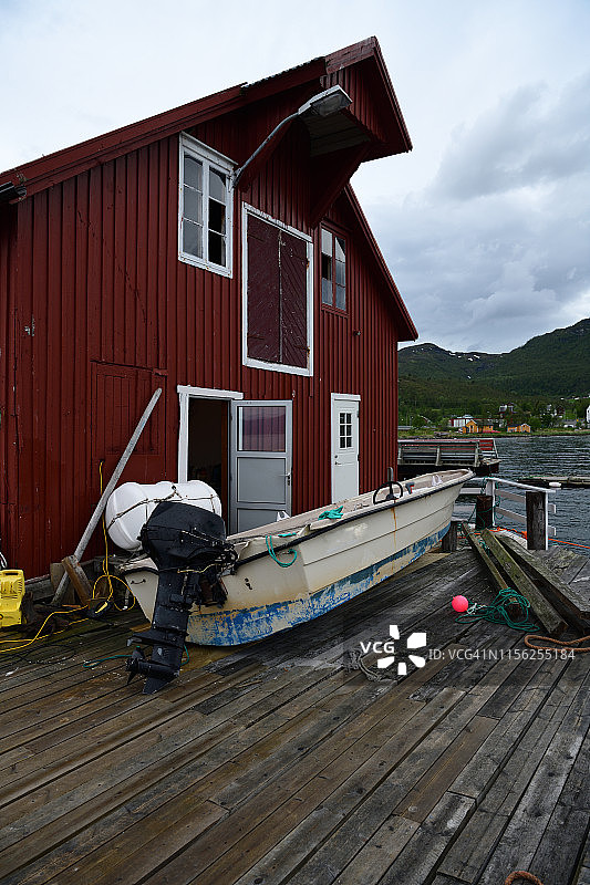 挪威北部塔尔维克的港口和海岸图片素材