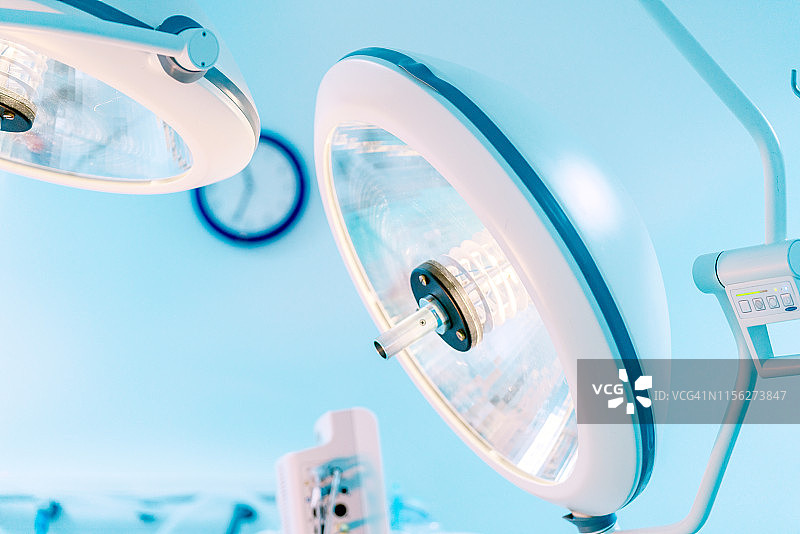 医院里的外科专用灯图片素材