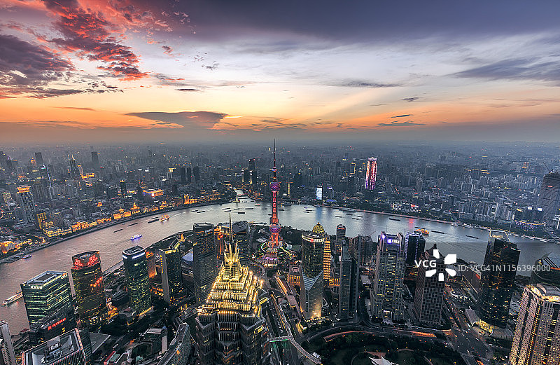 日落时分上海城市景观和天际线航拍图片素材
