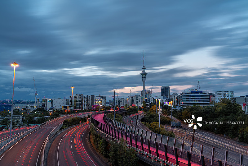 奥克兰中央商务区城市轻轨自行车道公路交通（新西兰）图片素材