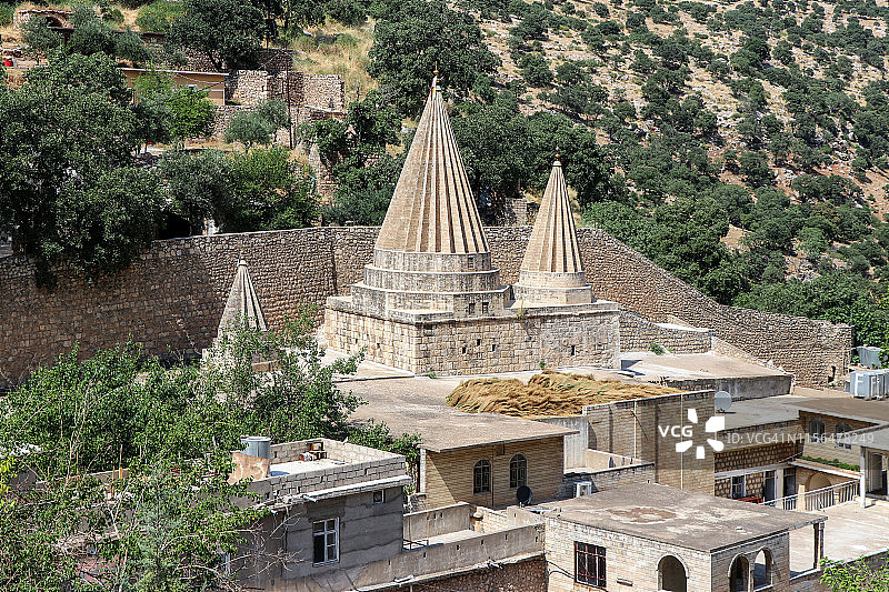 伊拉克库尔德斯坦亚兹迪族圣地拉利什神庙图片素材