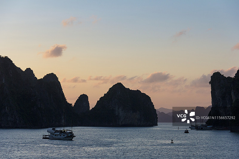 越南下龙湾的日落：广宁下龙图片素材