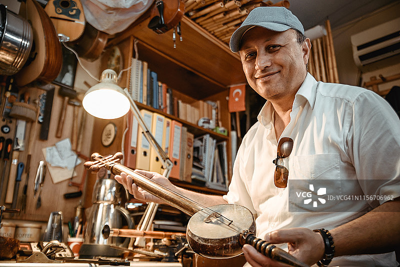 演奏雷巴甫琴的土耳其音乐家图片素材