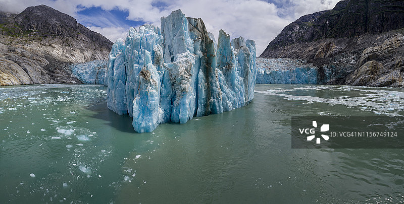 阿拉斯加道斯冰川全景航拍图片素材