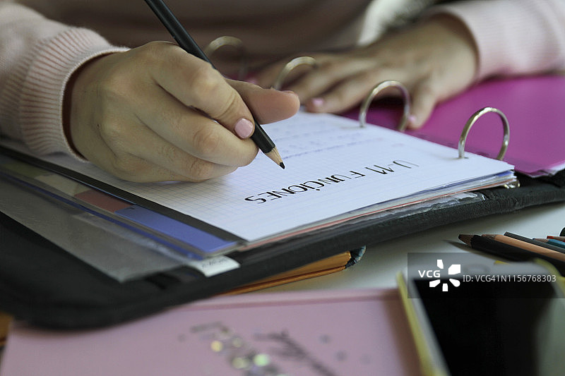 青少年学习特写图片素材