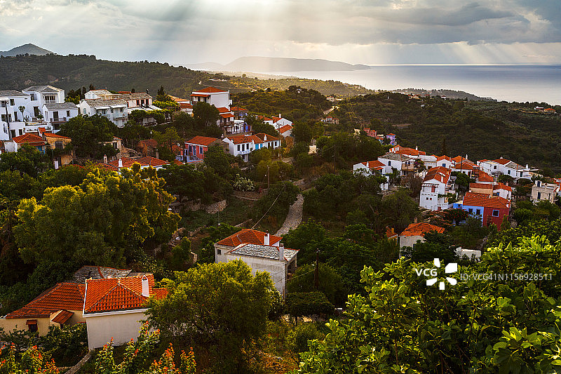 清晨的乔拉村景色图片素材