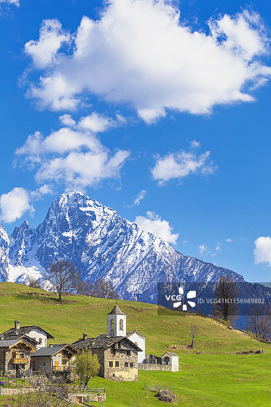 意大利山村的童话风景图片素材