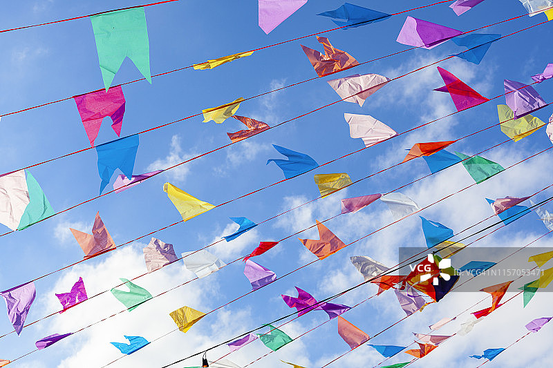 巴西的Festa junina节日，用彩色旗帜享受乐趣图片素材