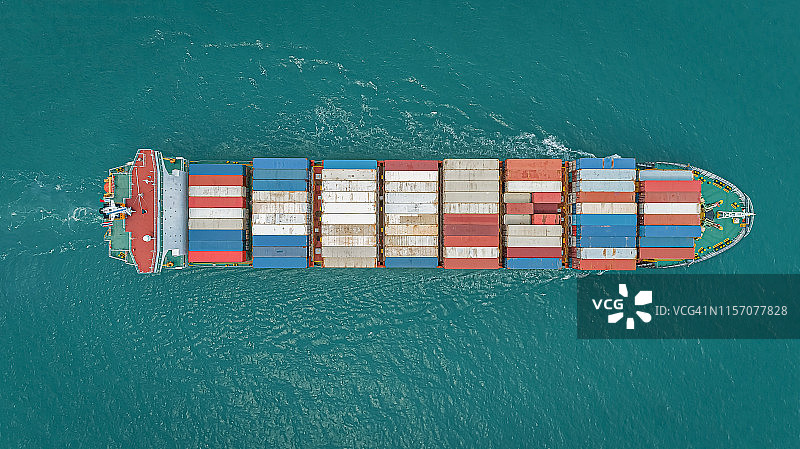 泰国仓库港口的货船和集装箱鸟瞰图图片素材