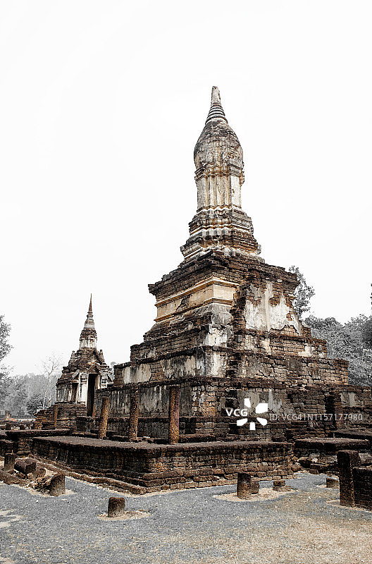 泰国素可泰府西萨查那莱历史公园佛塔图片素材