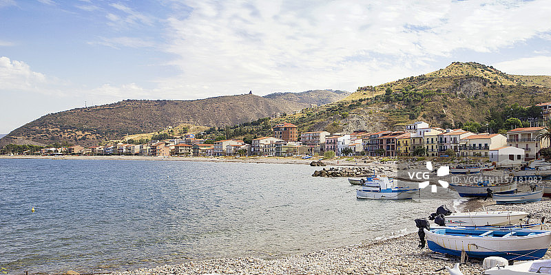 意大利西西里岛图萨堡海滩与港口图片素材