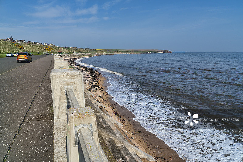 英国苏格兰安格斯悬崖边的阿布罗斯海滨长廊维多利亚公园区图片素材