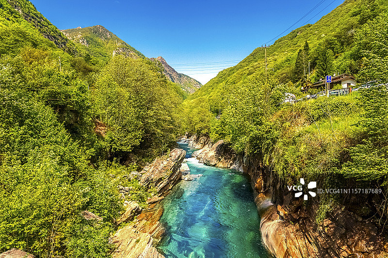 瑞士提契诺韦尔扎斯卡河谷风光图片素材