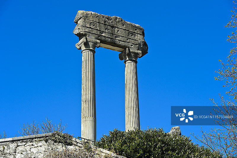 瑞士尼永的科林斯式罗马柱图片素材