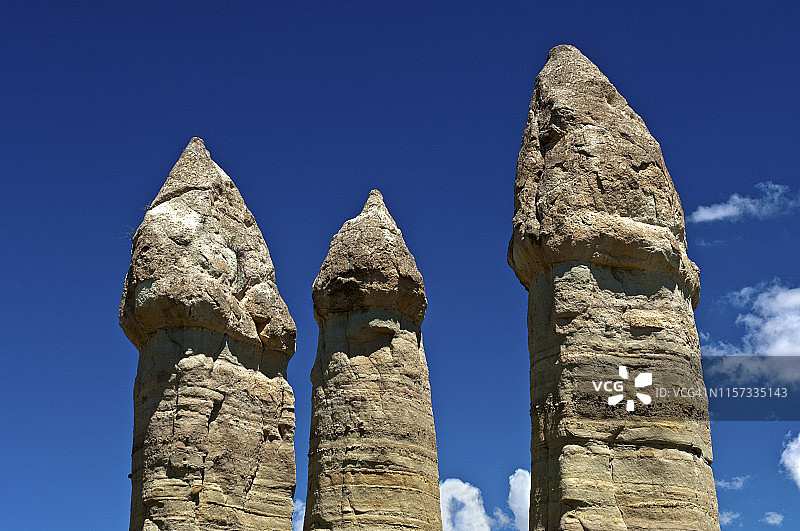 土耳其卡帕多西亚乌奇萨附近，爱情谷的锥形凝灰岩图片素材