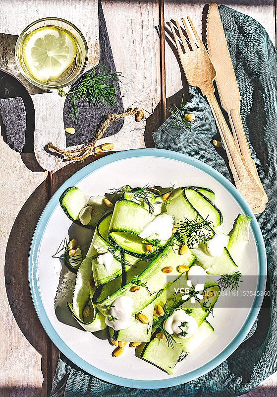 西葫芦沙拉图片素材