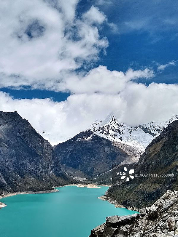 秘鲁帕隆湖与派拉蒙影业Logo灵感来源山峰图片素材
