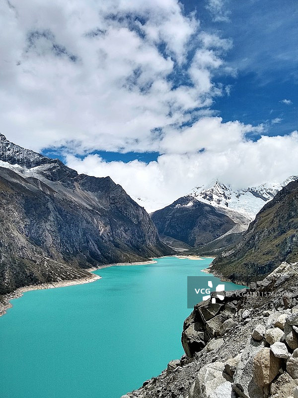 秘鲁帕隆湖与派拉蒙影业Logo灵感来源山峰图片素材