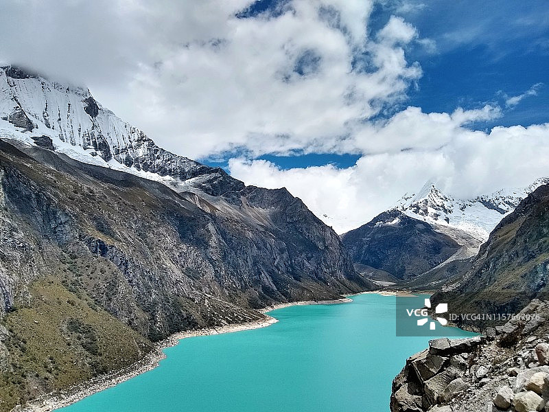 秘鲁帕隆湖与派拉蒙影业Logo灵感来源山峰图片素材