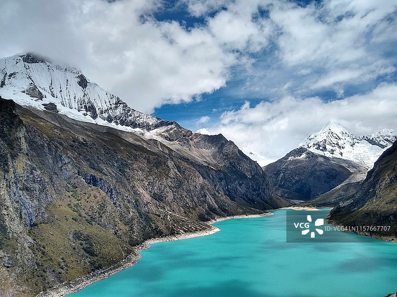 秘鲁帕隆湖与派拉蒙影业Logo灵感来源山峰图片素材