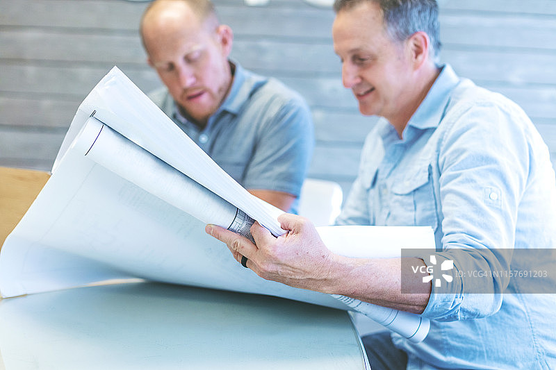 成功的成年男性建筑承包商图片素材