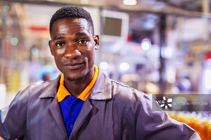 工厂工人肖像图片素材