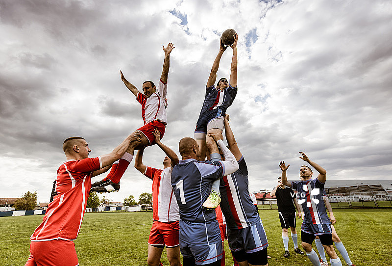 团队协作，橄榄球比赛图片素材