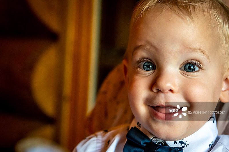 做鬼脸的男婴图片素材
