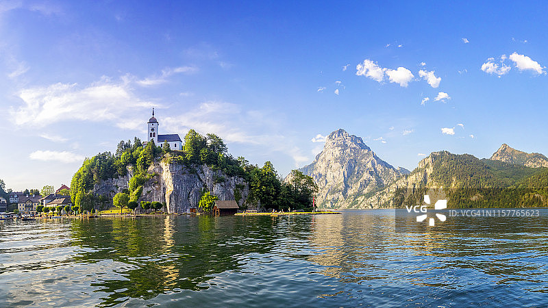 阿尔卑斯山特劳恩湖，位于萨尔茨堡地区图片素材