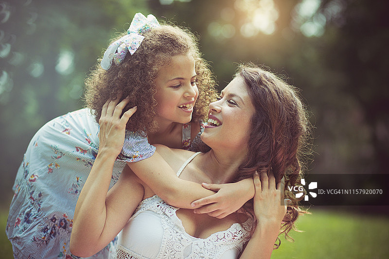 母女亲子时光图片素材