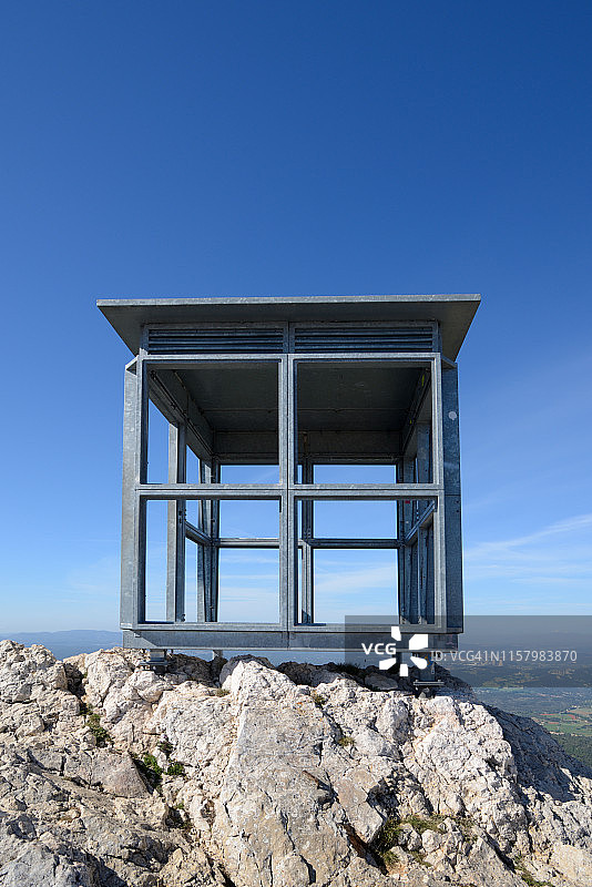 圣维克多山普罗旺斯的消防瞭望塔或观察哨图片素材