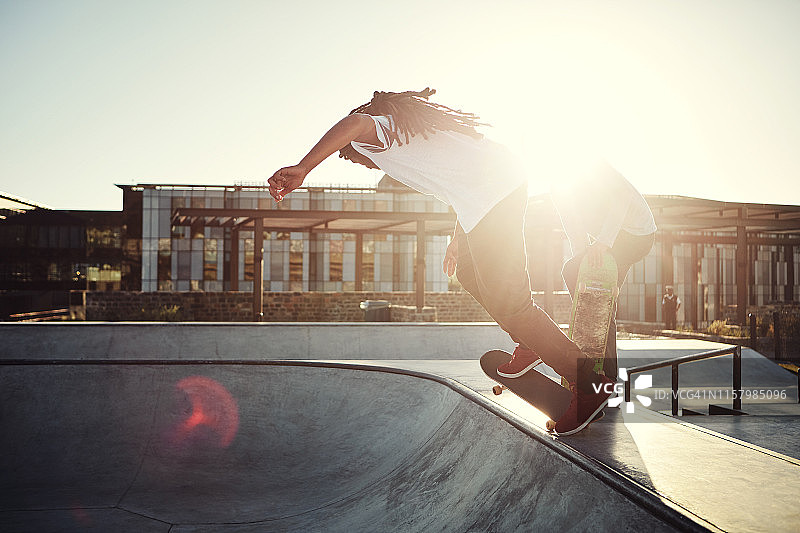 滑向顶峰是使命图片素材