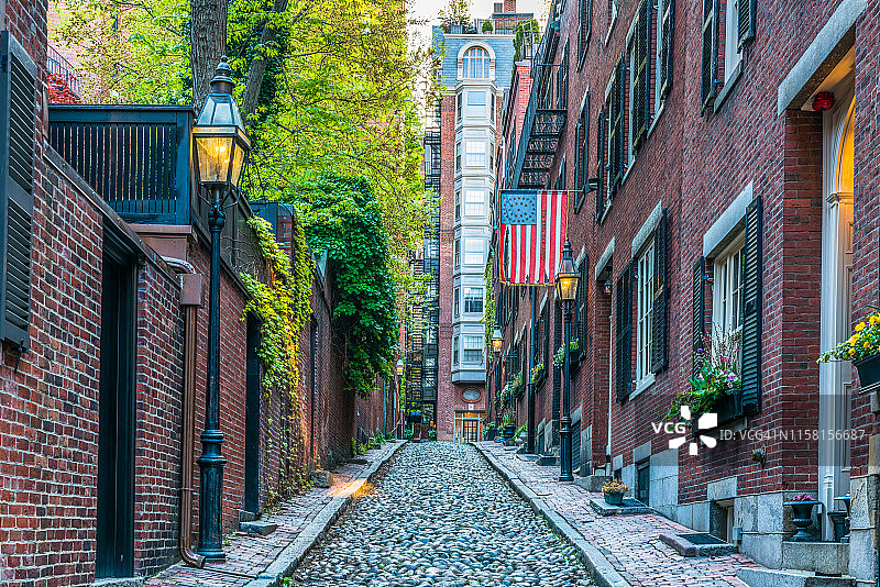 美国马萨诸塞州波士顿的Acorn街（白天）图片素材